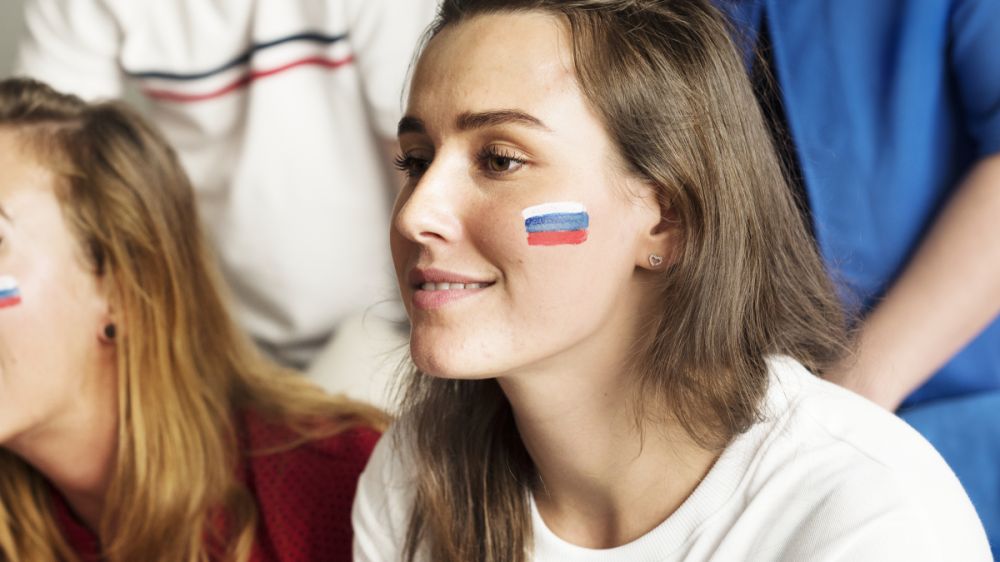 Три цвета, что они значат: история российского триколора Три цвета, что они значат: история российского триколора