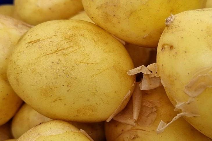 Картофель в микроволновке: быстрый и вкусный ужин Картофель в микроволновке: быстрый и вкусный ужин