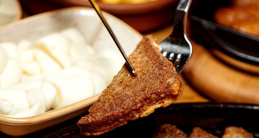 Сырные гренки с паприкой: быстрый и вкусный перекус Сырные гренки с паприкой: быстрый и вкусный перекус