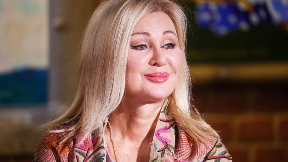 Вика Цыганова резко высказалась о замазке лица Пугачевой в фильме Вика Цыганова резко высказалась о замазке лица Пугачевой в фильме