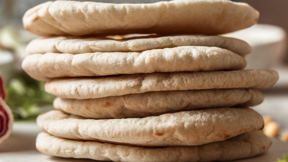 Пышные лепёшки с сырно-творожной начинкой: домашний рецепт как в ресторане Пышные лепёшки с сырно-творожной начинкой: домашний рецепт как в ресторане