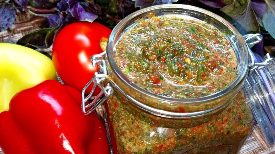 Сырая аджика: ароматная приправа без варки Сырая аджика: ароматная приправа без варки