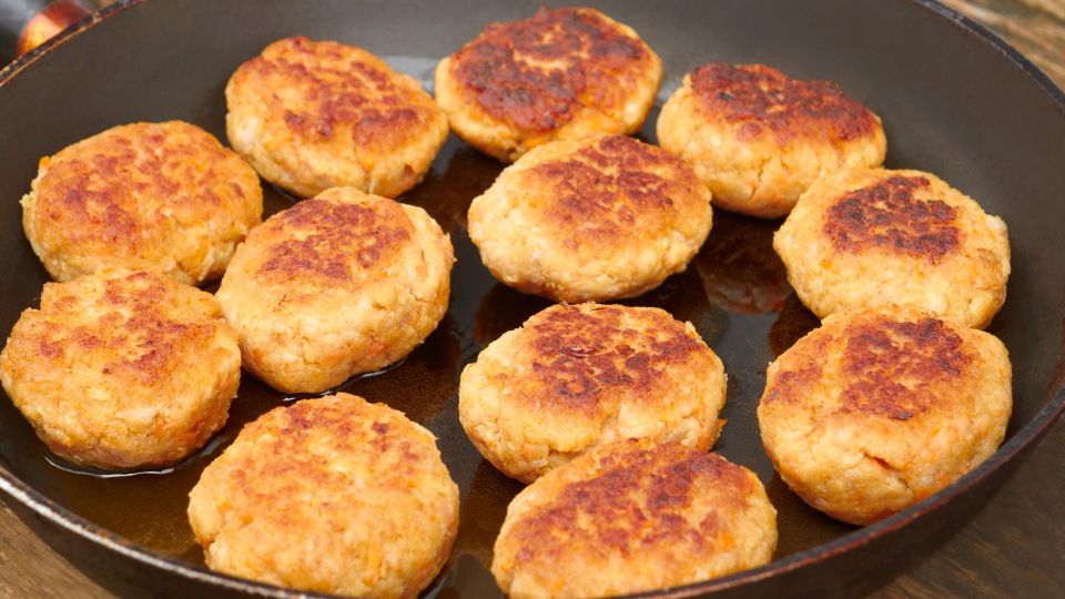 Вкус из СССР: нежные котлеты по классическому рецепту Вкус из СССР: нежные котлеты по классическому рецепту
