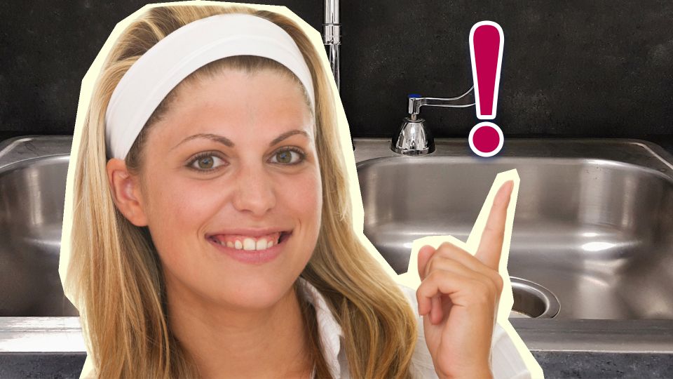 Осторожно, народные методы! Как не навредить трубам при засоре Осторожно, народные методы! Как не навредить трубам при засоре