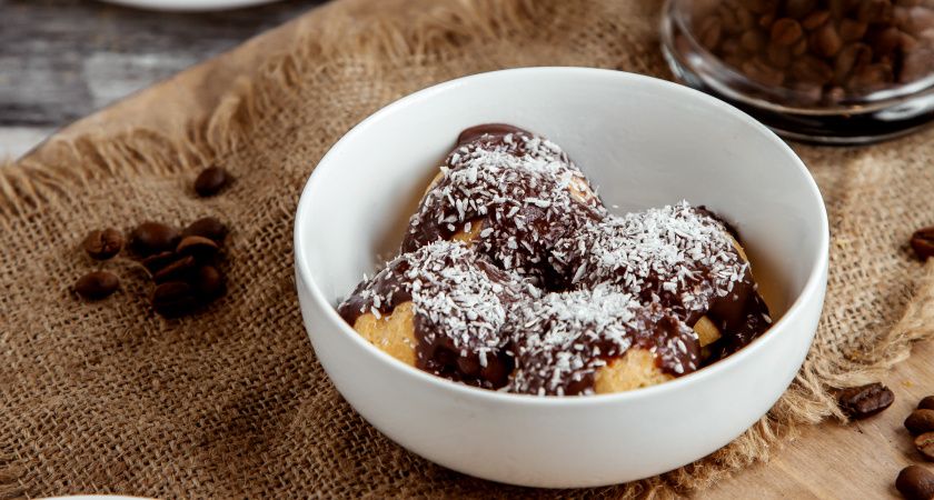 Домашние шоколадные конфеты из манной крупы: простой и вкусный рецепт Домашние шоколадные конфеты из манной крупы: простой и вкусный рецепт