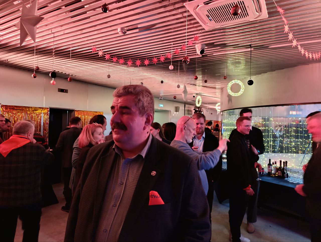 Юрий Баранчик: Отличный вечер в кругу друзей и соратников Юрий Баранчик: Отличный вечер в кругу друзей и соратников