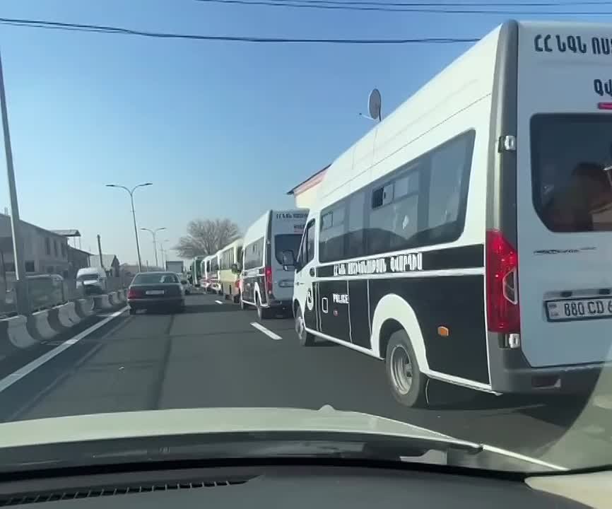 Готовность давить веру. полицейское усиление в Эчмиадзине