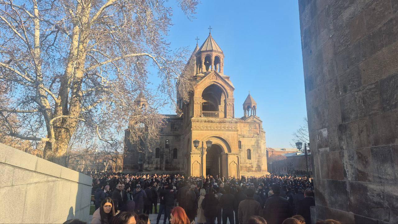 Судный день Армении. эчмидазинское противостояние