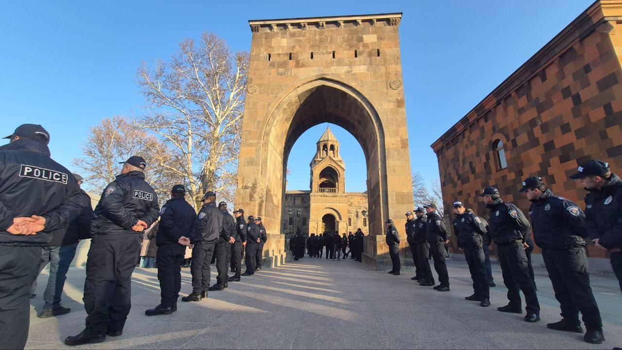Судный день Армении. эчмидазинское противостояние Судный день Армении. эчмидазинское противостояние